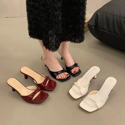 2025 Neue Designer High Heels Damen Hausschuhe Elegant Eckige Zehen Hausschuhe Sommerschuhe Zapatos De Mujer Damen Leder Zehensandalen