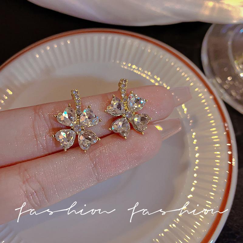 Korean Version of Retro Earrings, Cold Wind Temperament, Ear Jewelry, High-end Sense, Niche Design, Stud Earrings, Women