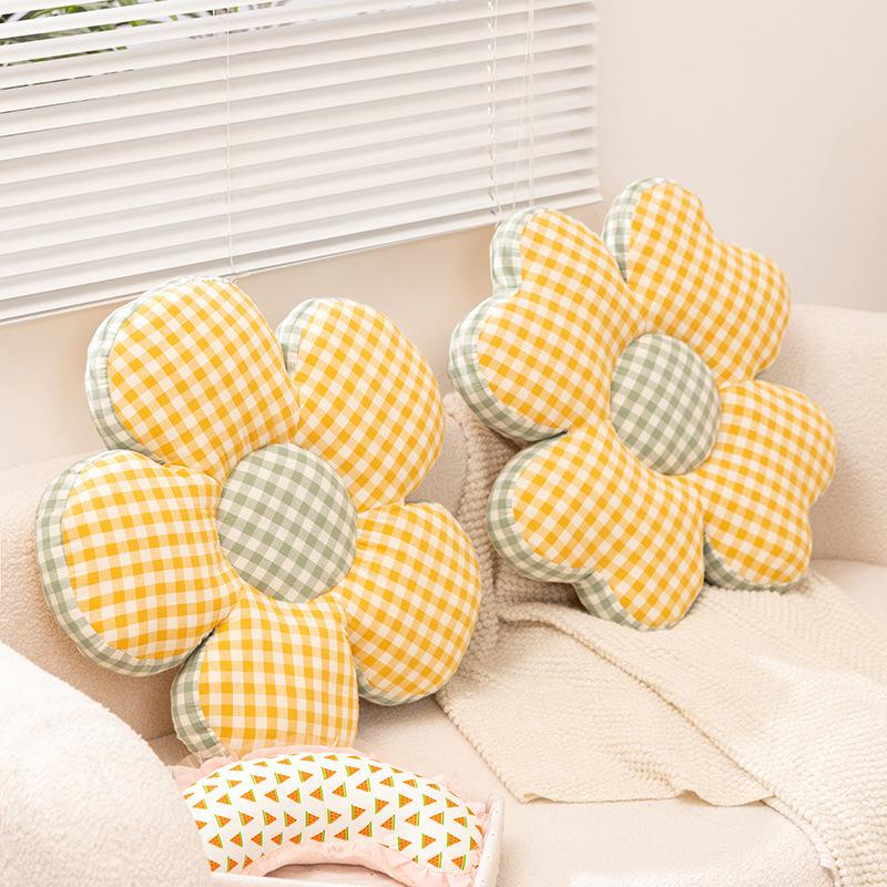 Small Fresh Flower Throw Pillow Plush Toy Home Sofa Pillow Cushion Girls Bedroom Tatami Futon Cushion