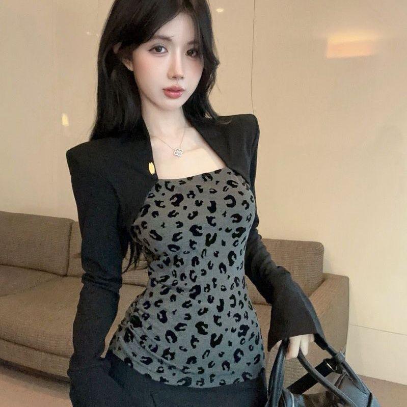 Leopardenmuster Faux Zweiteiliges T-Shirt mit quadratischem Ausschnitt - Damen Langarm Slim Fit, Herbst/Winter Stil