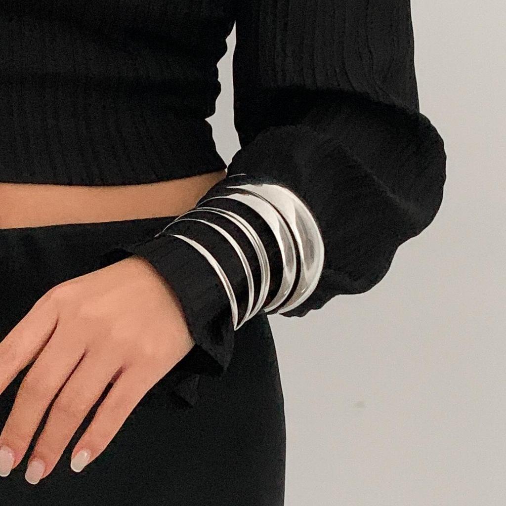 Sleek Geometric Twist Metal Bracelet Set