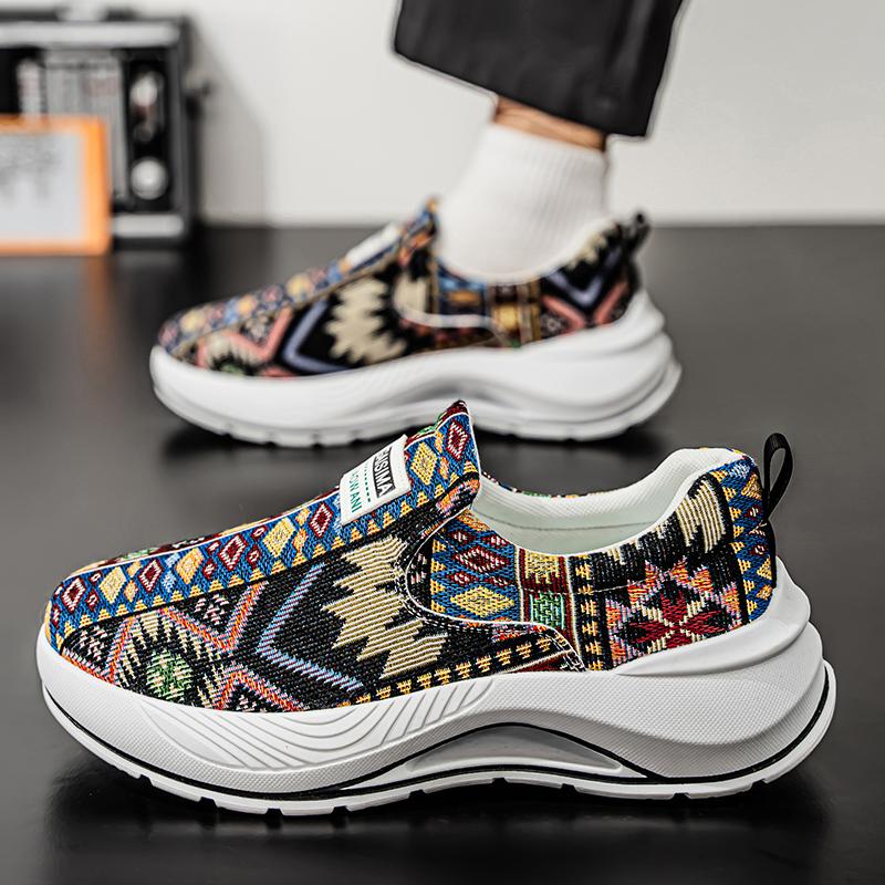 Мужская спортивная обувь, повседневные уличные кроссовки на платформе, студенческие, большие размеры, с принтом, для скейтбординга, увеличивающие рост EU: 39 чёрный