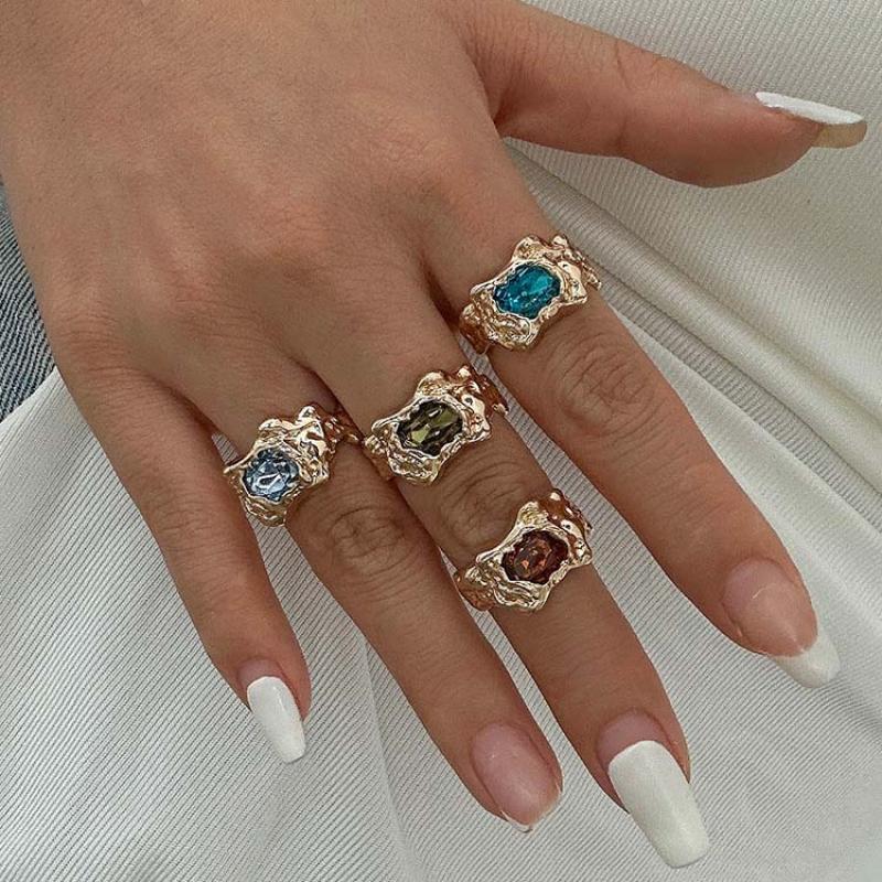 4Pcs/Set Punk Gold Color Crystal Zircon Rings for Women Men Vintage Irregular Metal Pleated Open Ring Set Daily Jewelry Gift New
