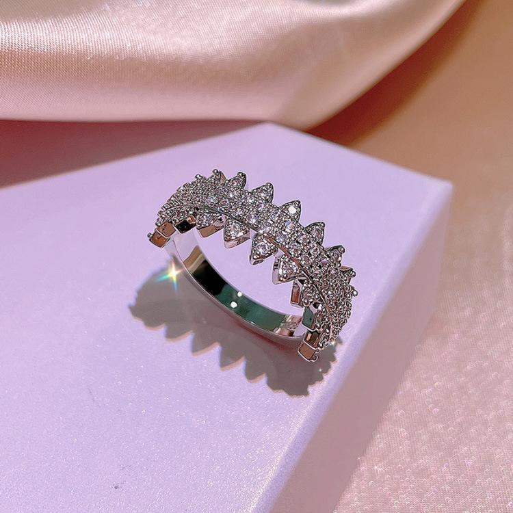 Изысканное и Супер Красивое Кольцо с Кружевом и Стразами Кольцо с Благородным Характером Свадебные Украшения no. 10