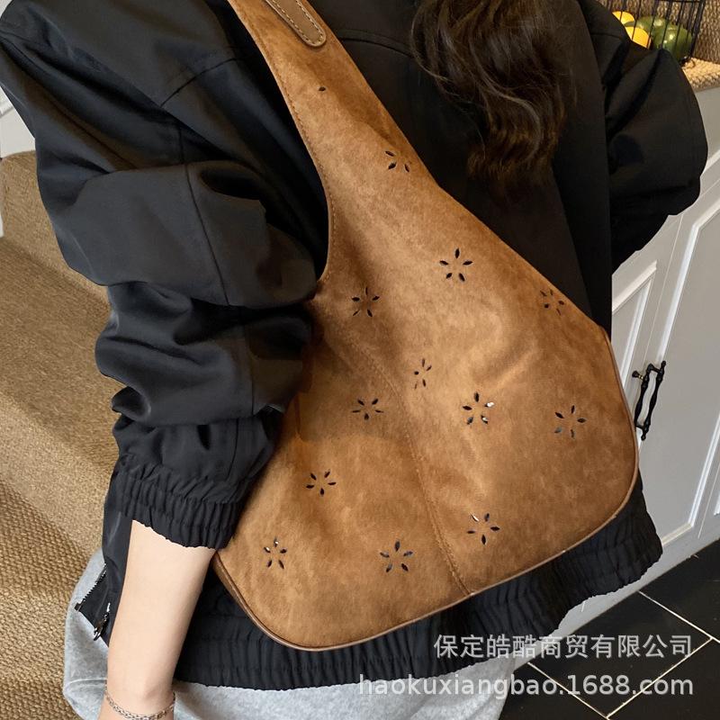 Foreign style fashionable exquisite and versatile large-capacity suede Korean version new 2025 autumn women's shoulder bag tote bag