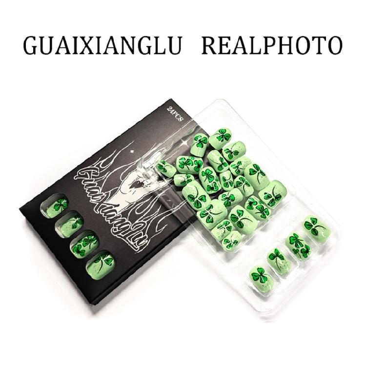 Festlicher Grüner Vierblättriger Kurzer Quadratischer Künstlicher Nagel für den St. Patrick's Day Schnelle Anbringung Falscher Nagel Bequemes Tragen