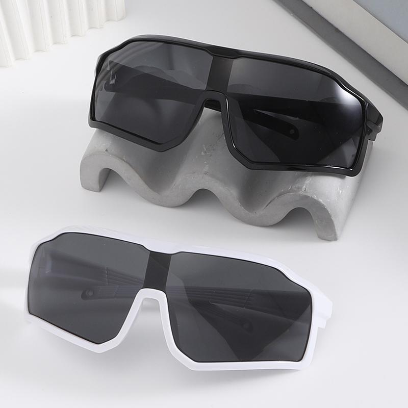 Fashion Large Frame Kids Cycling Sunglasses Windproof Cool Anti UV Sun Glasses For Boys Girls Outdoor Mountaineering Wind Resistant Children Eyewear