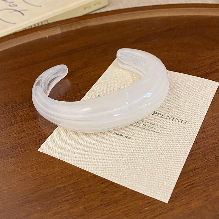 Dopamine Glossy Gradient Ruyi Bangle - Simple, Fashionable, Gentle Temperament Jewelry.