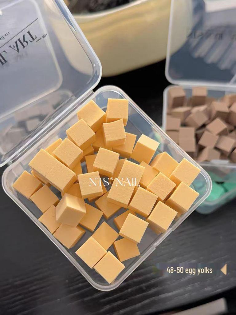 New Color Patting Sponge: Mini 1cm Tofu Gradient Blush Nail Art Tool