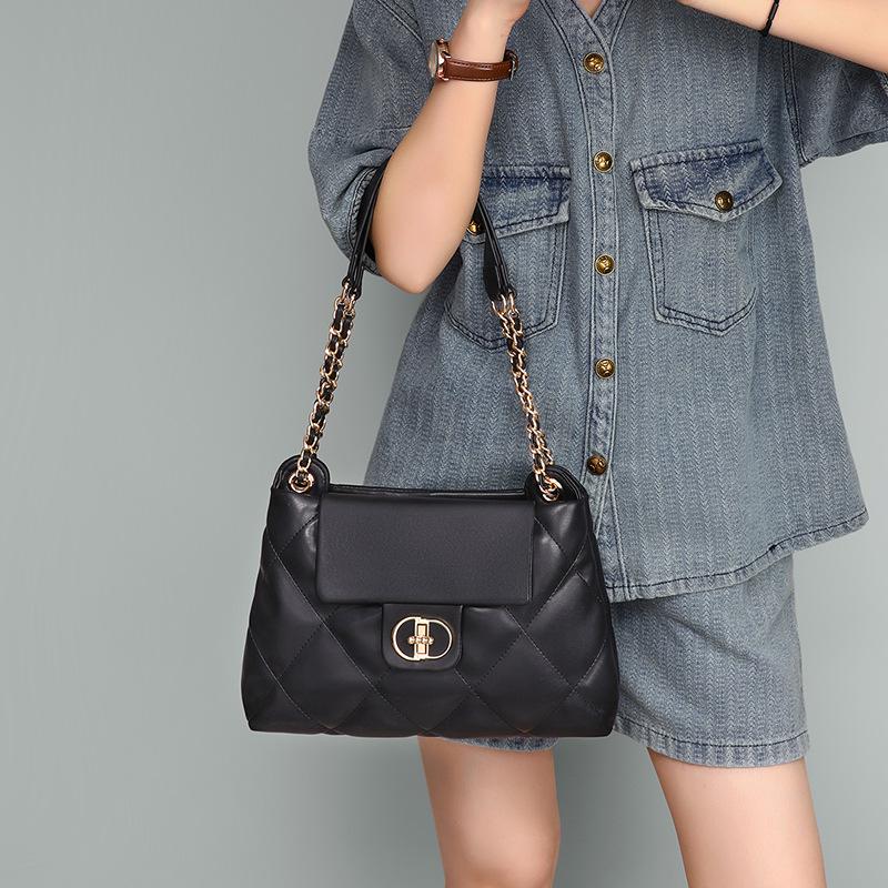 New Crossbody Genuine Pitot Commuting Large Capacity Bag  Small Fragrance Chain Bag