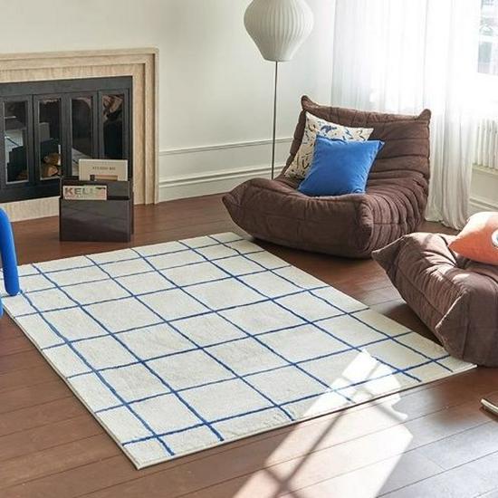 

Light Luxury Plaid Faux Cashmere Carpet for Living Room, Bedroom, or Balcony. 50*80cm