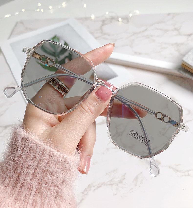 Ultra-Light Photochromic Korean-Style Blue Light Blocking Glasses with Large Frames