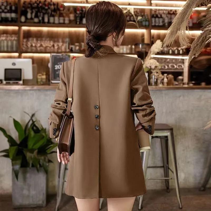 Dámské jarní a podzimní jednobarevné sako pro malé postavy s knoflíkem vzadu a rozparkem