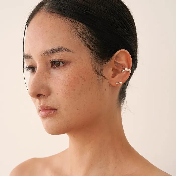 Curve Motion - Ear Cuff 02