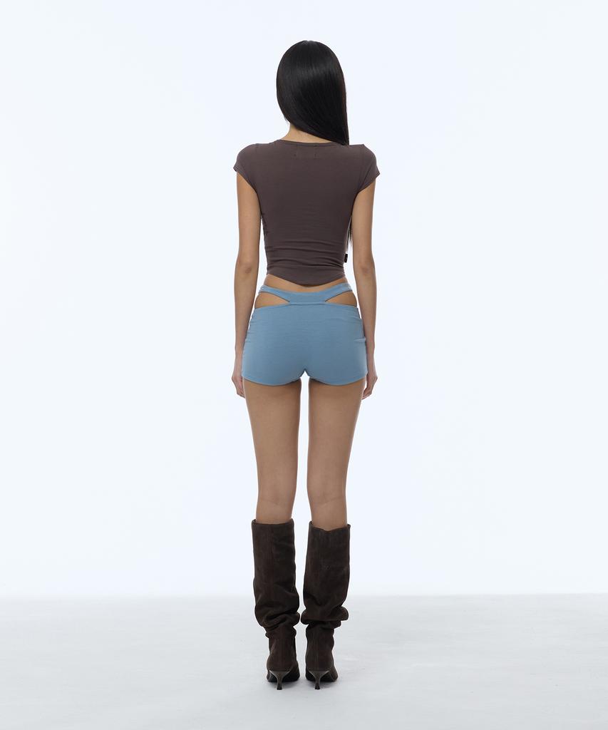 Gillaakaibeu Lace Cross Patched Button Crop T-Shirts_Brown