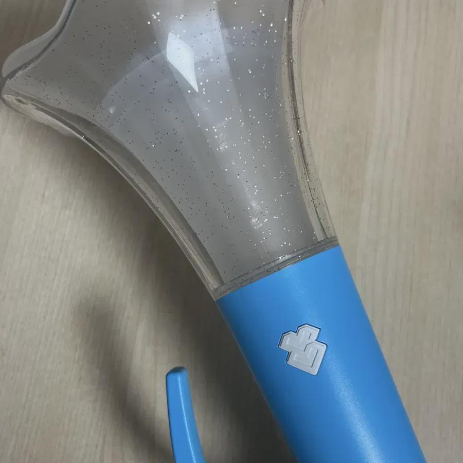 

Это официальный лайтстик Btob Melody Stick версии 3