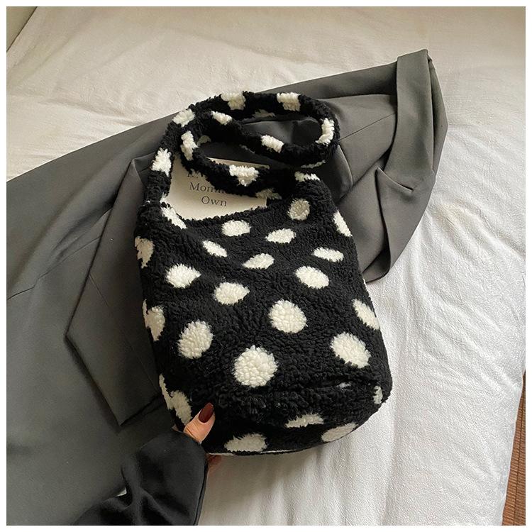 Cute Plush Bag Women's Autumn New Fashion Fluffy Bucket Bag High Value Large Capacity Shoulder Bag