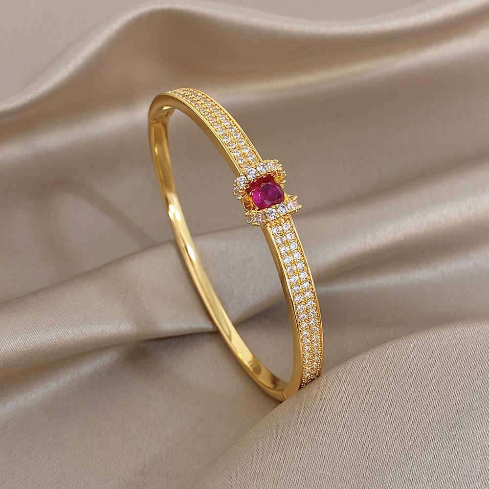 

Greatera Exquisite Diamond-encrusted Rose Rhinestone Copper Bracelet Unique Light Luxury Wedding Gifts Plated Gold Cuff Bangles