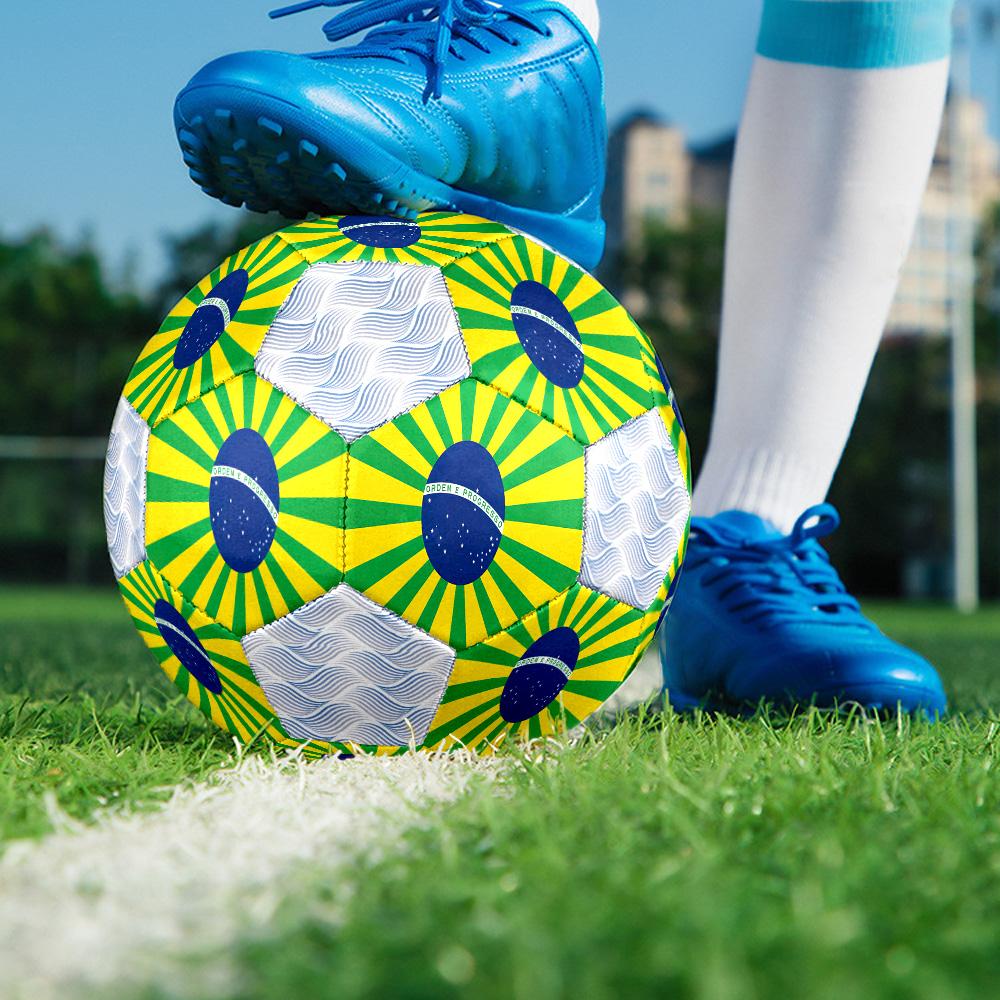 1 pz Bandiere Brasiliana e Portoghese Pallone da Calcio Calcio Taglia 5 Pallone da Calcetto Indoor alla Moda Colorato Gioco per il Cortile - Ottimo Regalo per gli Appassionati di Sport