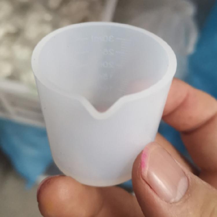 Crystal Epoxy Resin Mixed Cup Reusable Mixing Cup for DIY Jewelry Making Tool