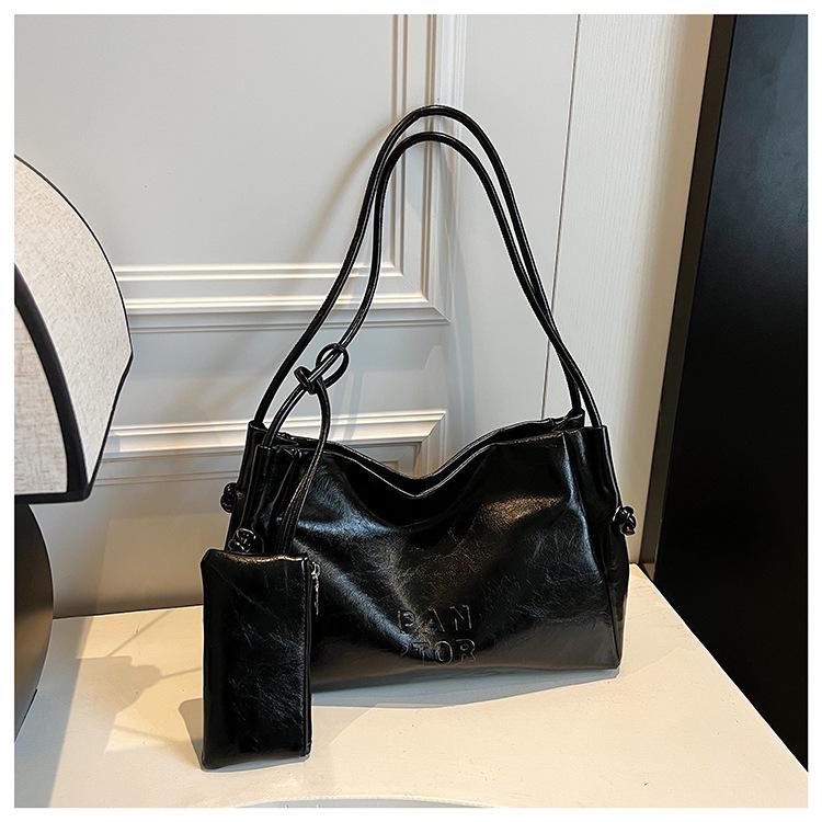 

Вместительная сумка-тоут из мягкой кожи, новая весенне-летняя сумка под мышку для通勤, на плечо, женская сумка чёрный