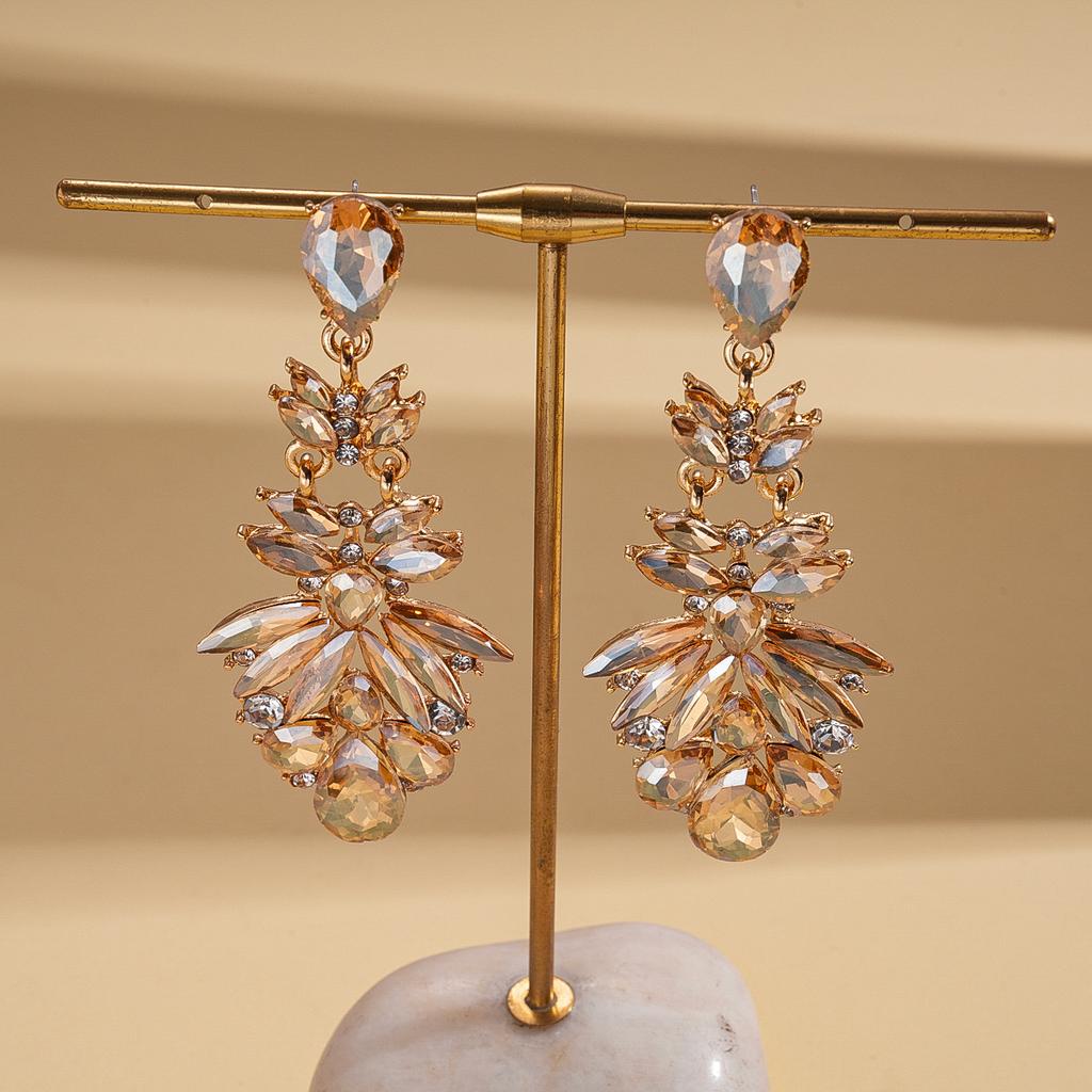Light Luxury Style Drop-shaped Earrings, Palace Style, Fashionable, Exquisite and High-end Earrings