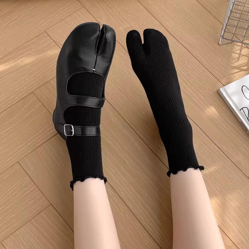 1/2 páru Unisex Ponožky Jednobarevné Dvouprsté Japonské S Volánkovým Lemem Bavlněné Ponožky S Dělenými Prsty Harajuku Ponožky na Podlahu Vysoce Pružné Ponožky