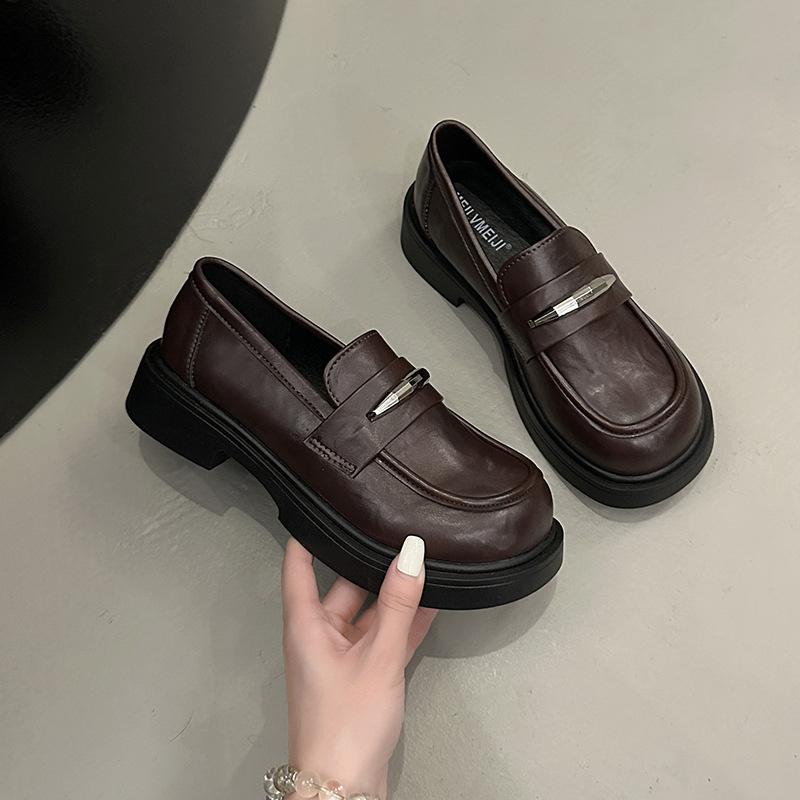 

Ретро высококлассные маленькие кожаные туфли осенью 2025 года, новые ленивые лоферы на одной педали, одинарные туфли на толстом каблуке в британском стиле 40 темно-коричневого