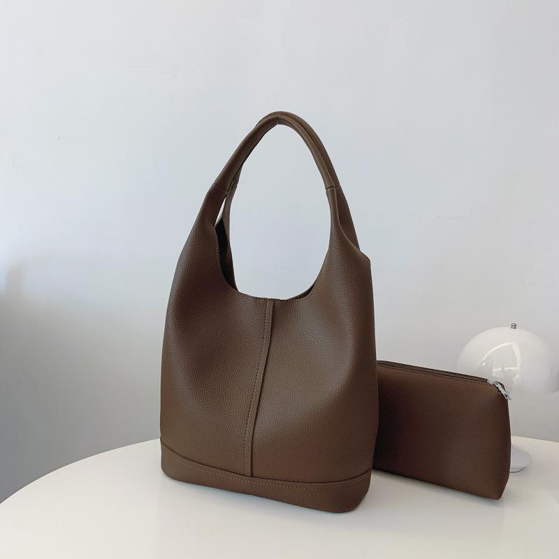 

Осінньо-зимова ретро сумка великої місткості жіноча нова модна сумка через плече 2024 р. Високоякісна універсальна сумка для дитини та матері коричневий