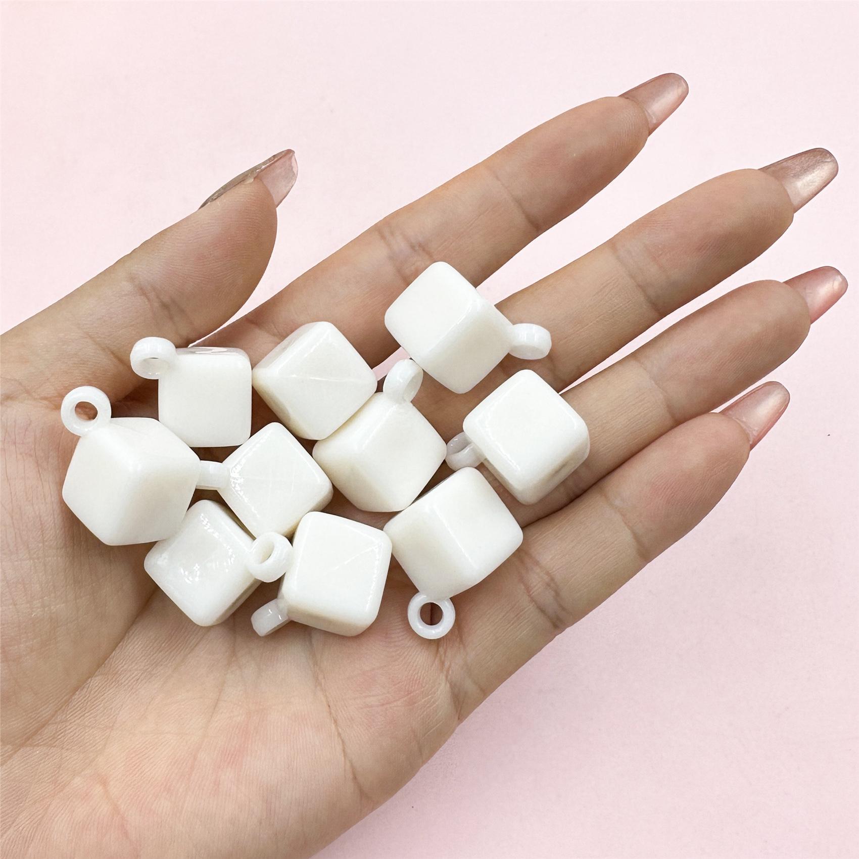 

Материалы ручной работы Аксессуары для изготовления браслетов и серег Модные россыпные бусины Желейный цвет Сделай сам Квадратные для ручной работы Акриловые 20 шт 14*25,6 мм белый