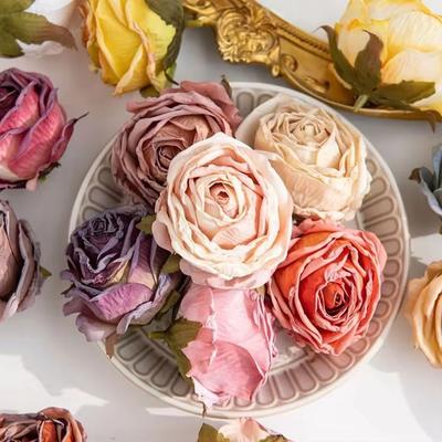 Decoração de casa – Flores e coroas artificiais