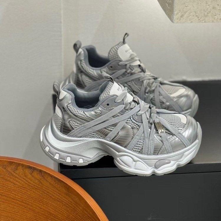 Atmungsaktives Mesh-Armband Retro Dad Schuhe Damen 2025 neue erhöhende Plateau-Sportschuhe vielseitige Lauf-Freizeitschuhe