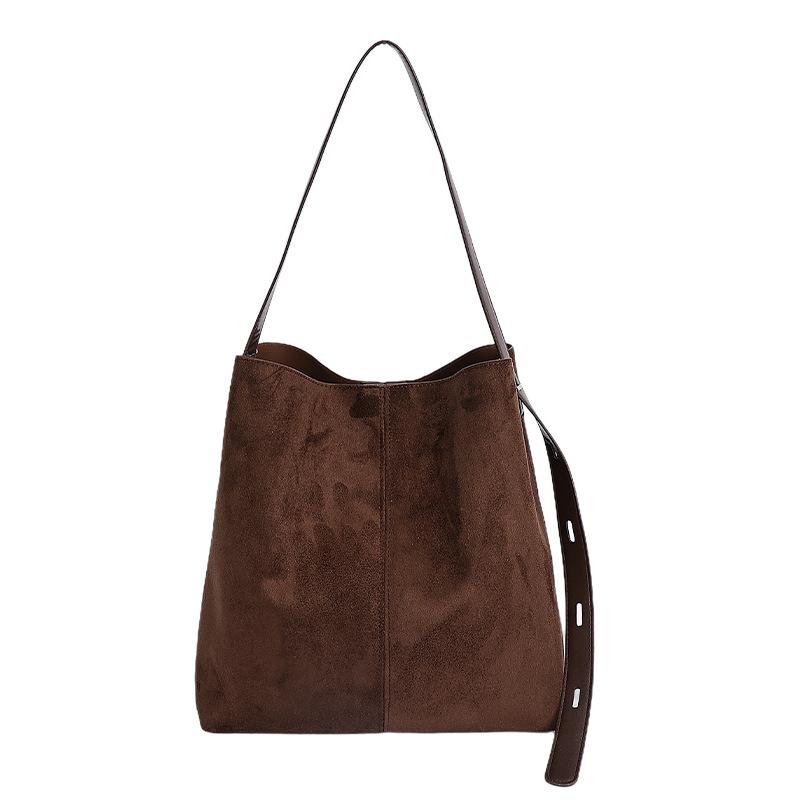 Large-capacity commuter tote bag 2025 autumn and winter new trendy fashion versatile shoulder bag women's mother bucket bag