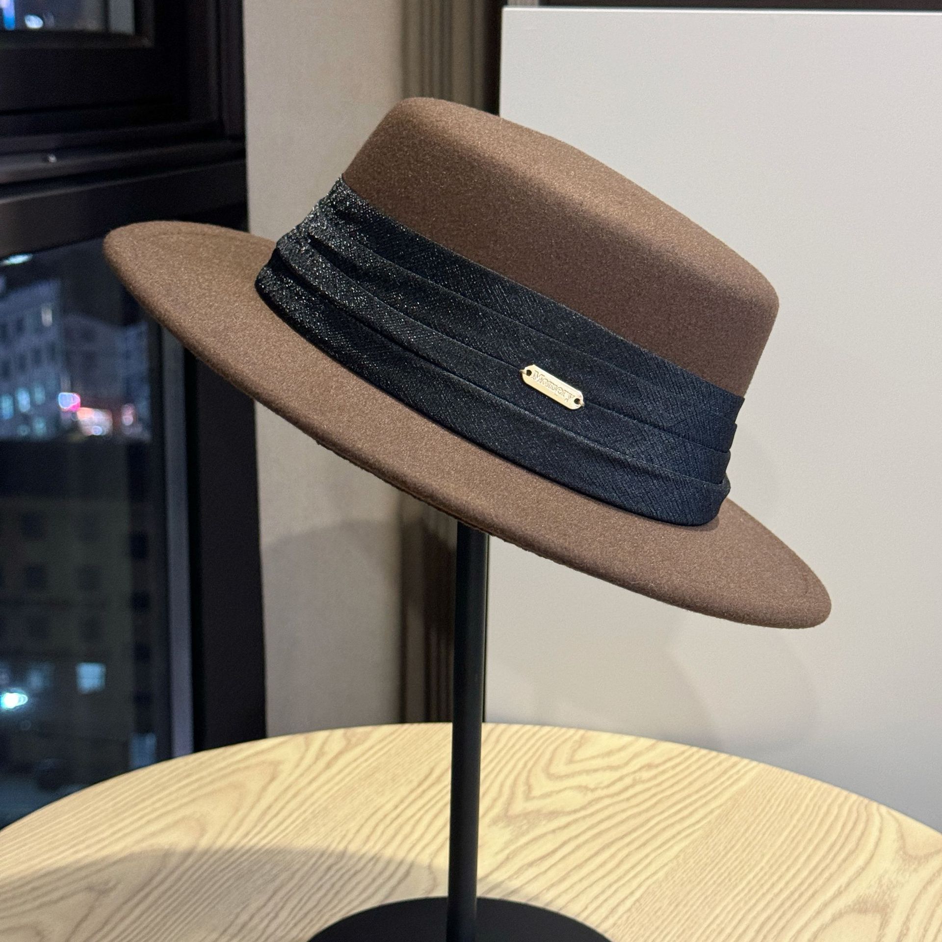 

Новая осенне-зимняя простая шерстяная шляпа с плоским верхом для женщин, британская ретро джазовая шляпа, дорожная шляпа с плоскими полями, модная Adjustable