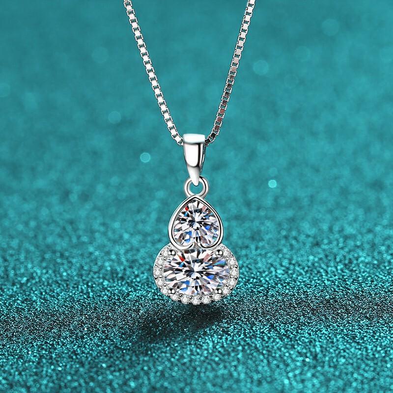 Sterling Moissanite Pendant Necklace Women Heart Charm With Cross Chain Lightweight Elegant Jewelry 925 Sterling Silver