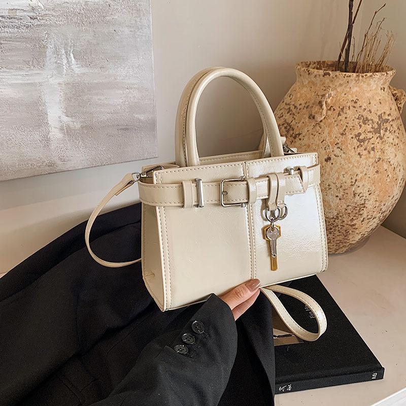 High-end Small Bag Women's 2025 New Autumn and Winter Retro Versatile Messenger Bag Fashionable Portable Work Small Bag