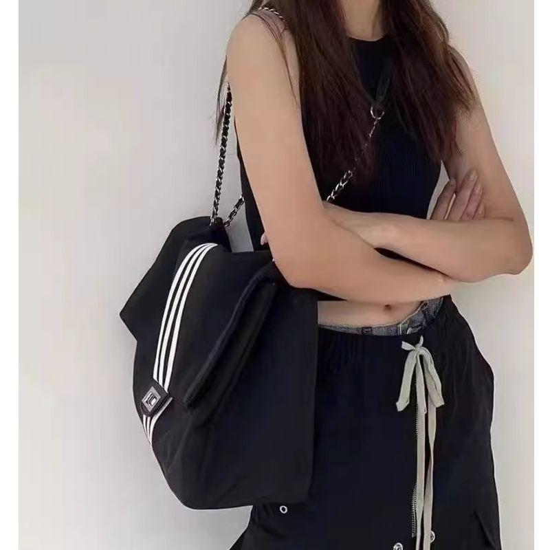 2025 New Oxford Cloth Bag Single Shoulder Messenger Bag Simple Versatile Chain Large Capacity Color Matching Bag Tide