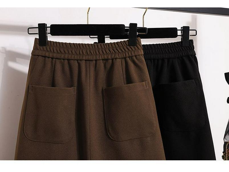 Women's Solid Color Half-Skirt with Pockets and Back Slit - Spring/Autumn Stylish, Elastic Waist, Mid-Length, Mature Style