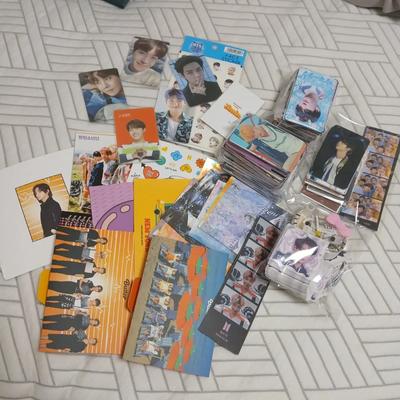 BTS Bangtan Boys Fanartikel Verkauf von Abteilungs- und offiziellen Merchandise-Artikeln als Set!