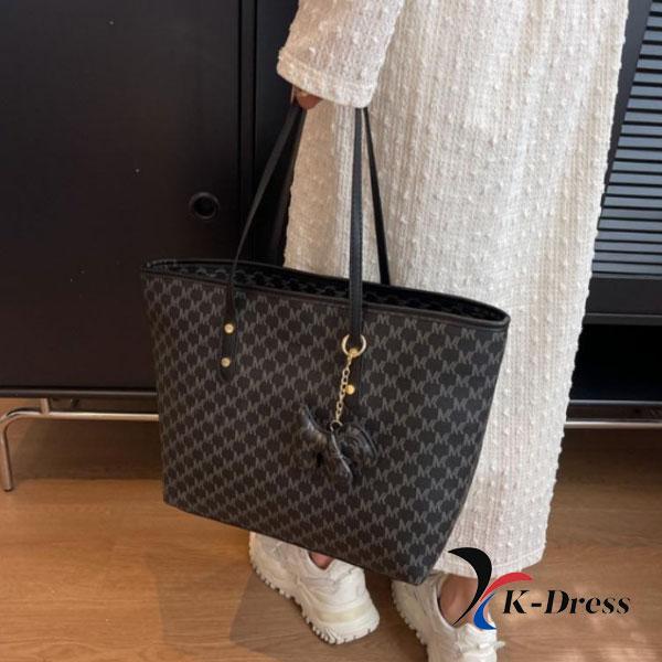 High Capacity Leather Daily Simple High-Quality Shoulder Bag + Leather Keyring