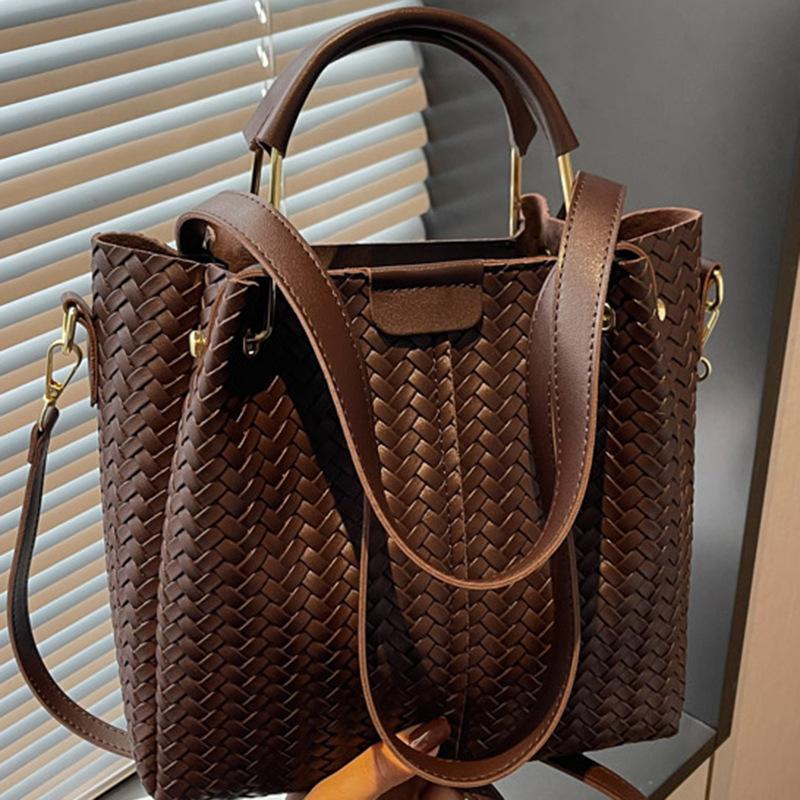 Simple Woven Pattern Portable Bucket Bag, New Niche Temperament Fashionable Women's Messenger Bag