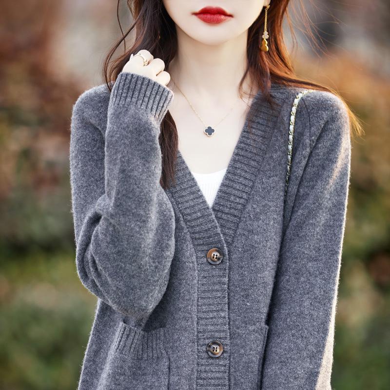 Women's 100% Wool V-Neck Cardigan with Pockets - Loose, Versatile Solid Color Sweater for Autumn & Winter.
