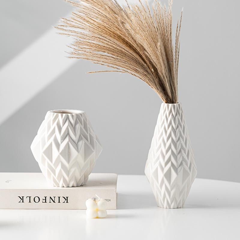 Simple Geometric Rhombus White Ceramic Vase Light Luxury Home Decoration Ornament High-End Art Flower Arrangement