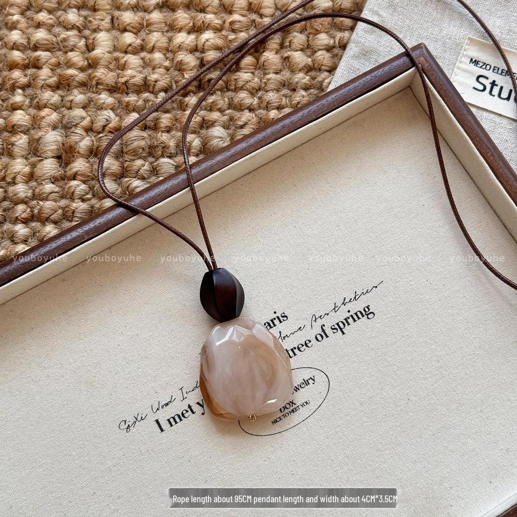 Chinese Aesthetic Retro Ombre Long Necklace for Women - 2025 High-End Sweater Chain, Unique Niche Design