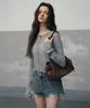 Leathery Duffle Leather Shoulder Bag [Black]