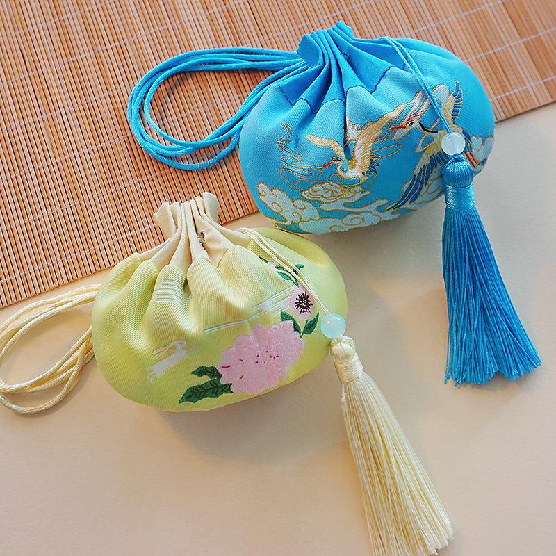 Retro Chinese Style Hanfu Brocade Sachet - Portable Ancient Car Hanging Ornament