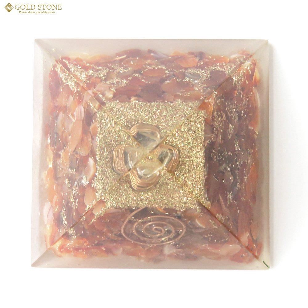 [GOLD STONE] Natural Orgonite Pyramid with Single Quartz Crystal, Spiritual Goods, Approximately 65-70mm Wide, Carnelian