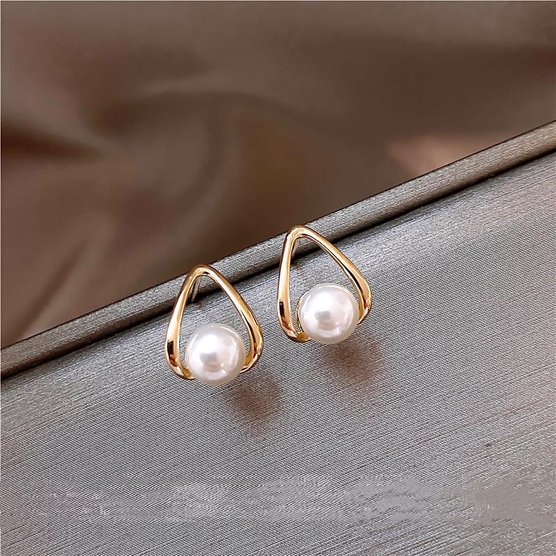 Water Drop Simple Pearl Earrings Versatile High-end Sense Niche Design Sense Light Luxury Temperament Stud Earrings