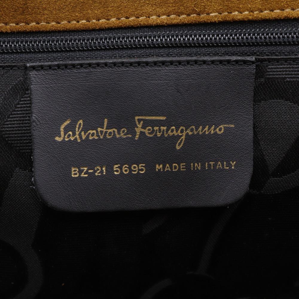Salvatore Ferragamo Borsa a Spalla con Design a Punto BZ-21 5695 Cammello Pelle Scamosciata Donna Usata