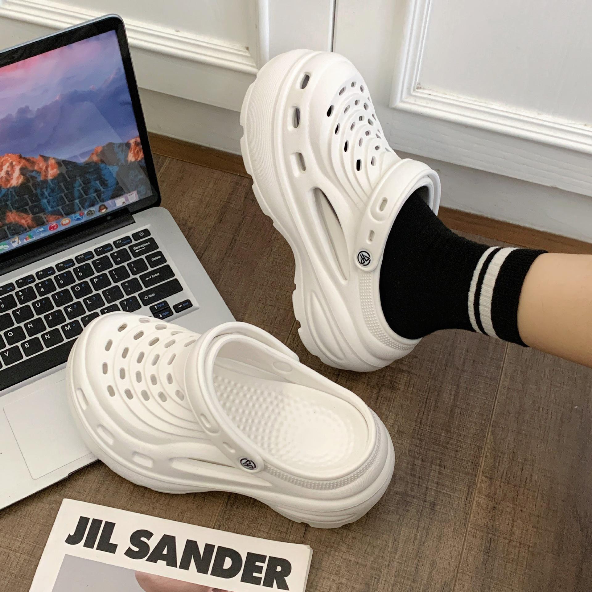 

Fashion New 2025 Summer Clogs Outdoor Waterproof Platform Women Slippers Beach Slides Thick Sole Massage Insole Ladies Designer Sandals 36-37 белый